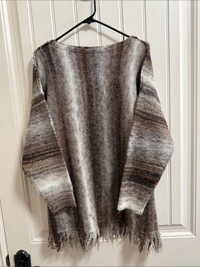 Women's Brown Ombre Fringe-Hem Scoop Neck Sweater/ Never worn